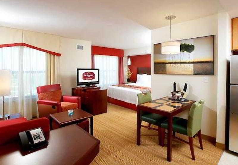 By Marriott Dallas Plano 3* The Colony